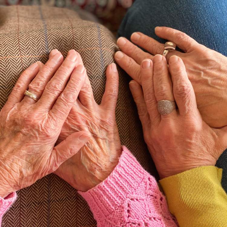 Des bénévoles et des seniors