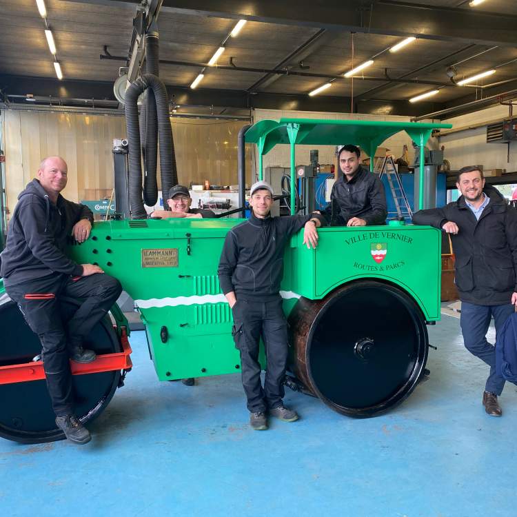 Le rouleau compresseur a retrouvé tout son éclat grâce aux bons soins de l’équipe du SEU. © DR