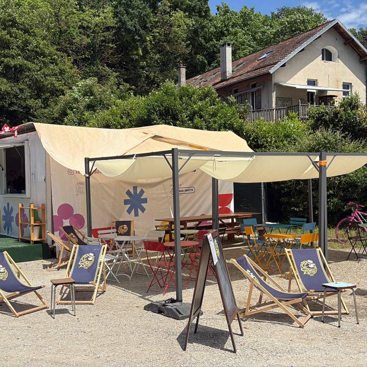 Buvette Le Deck, zone de loisirs  Au Moulin