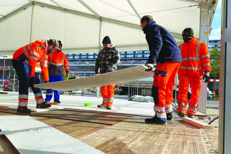 Montage de la patinoire du Lignon