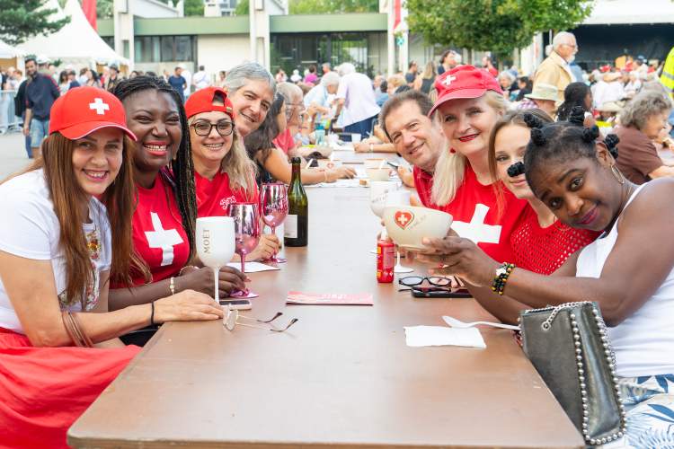 Ambiance chaleureuse à la fête du 1er août 2025 à Vernier © Nicolas Dupraz