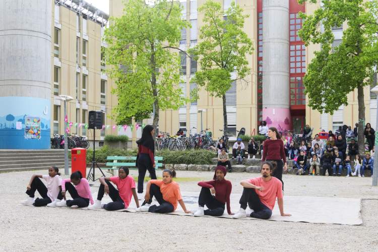 Collectif Woman’s Move avec les ados des Tattes © Nicolas Dupraz