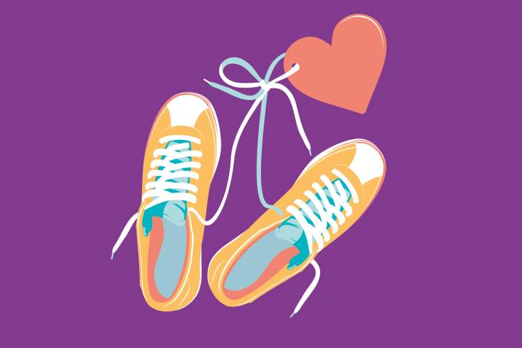 Baskets avec lacets attachés à un coeur 