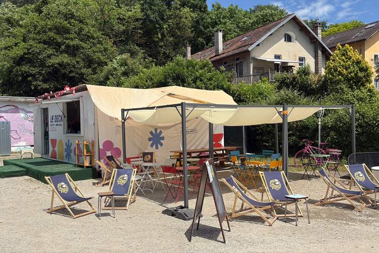 Buvette Le Deck, zone de loisirs  Au Moulin