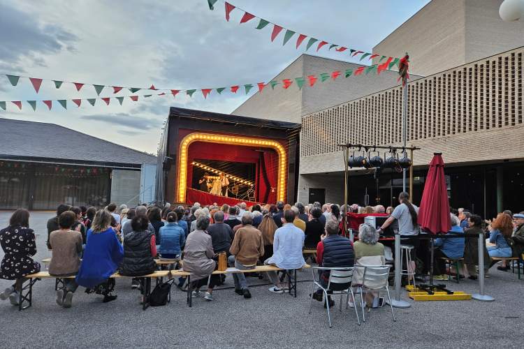 Camion-théâtre de Carouge