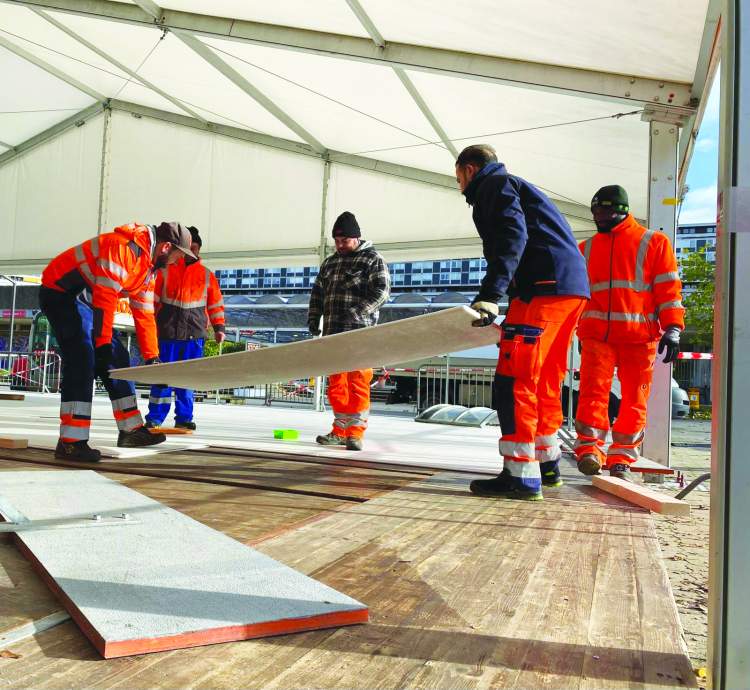 Montage de la patinoire du Lignon