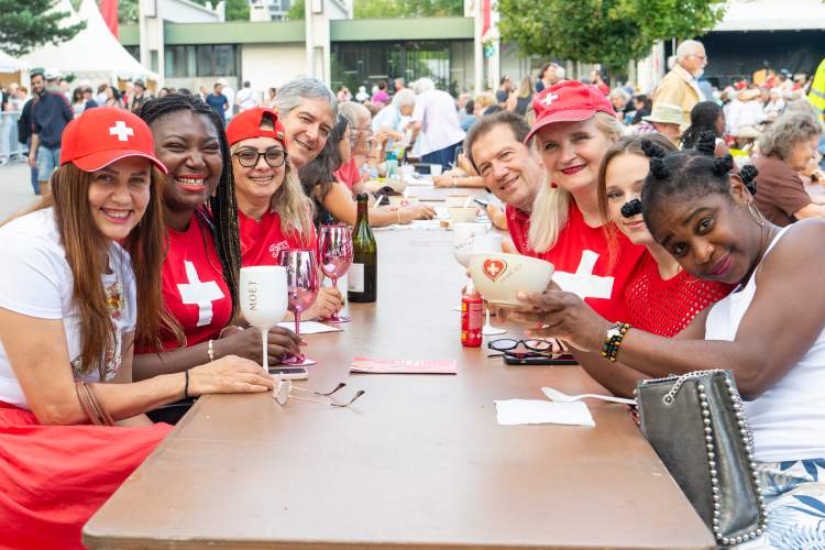 Ambiance chaleureuse à la fête du 1er août 2025 à Vernier © Nicolas Dupraz